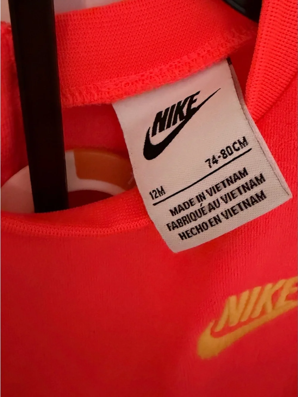 Nike Coral Baby girl Cropped Tee and Matching Shorts with Yellow Logo Size 12M - Picture 5 of 6